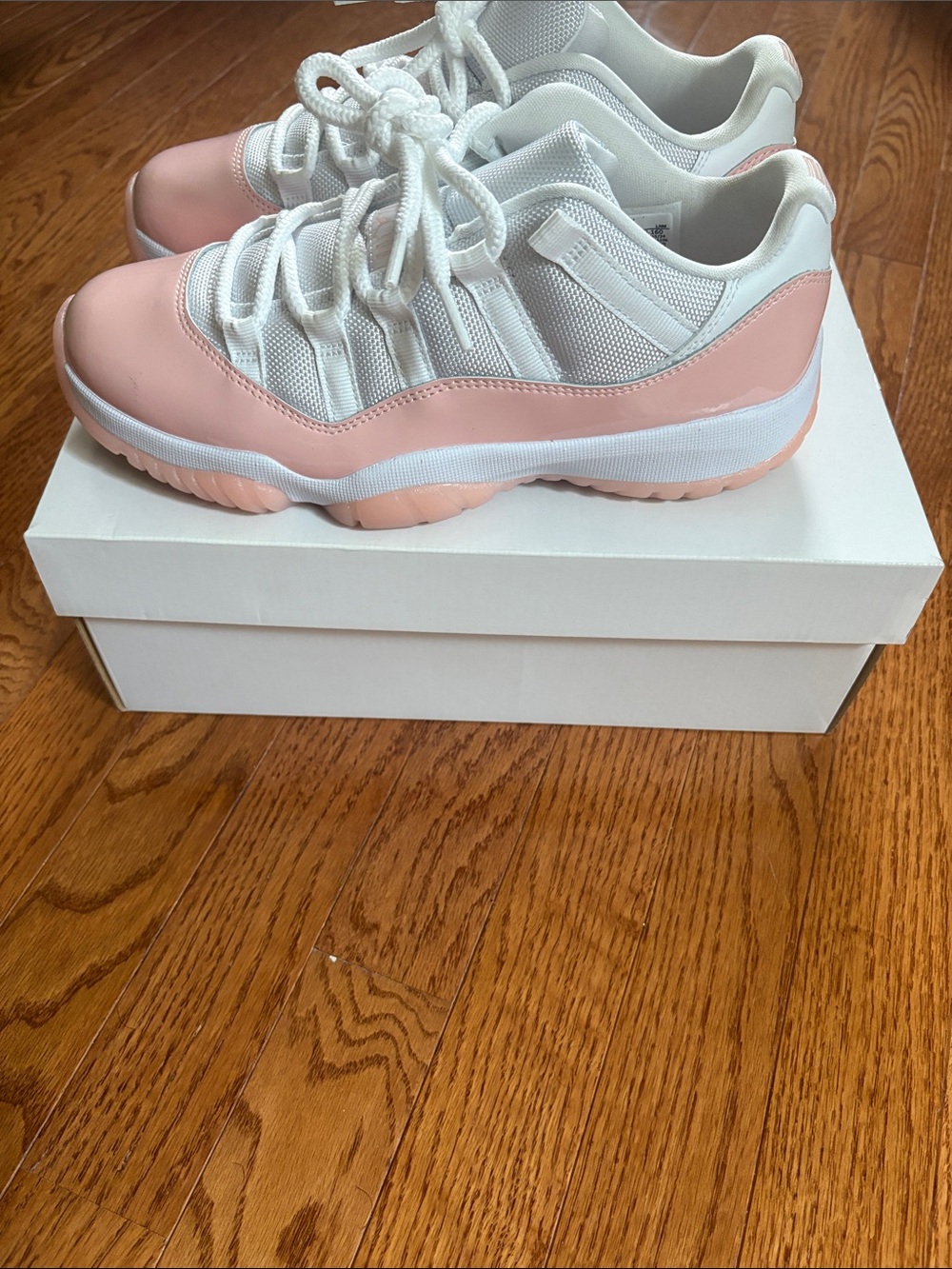 Nike Women's Low-Top Sneakers in Light Pink and White - Picture 4 of 9